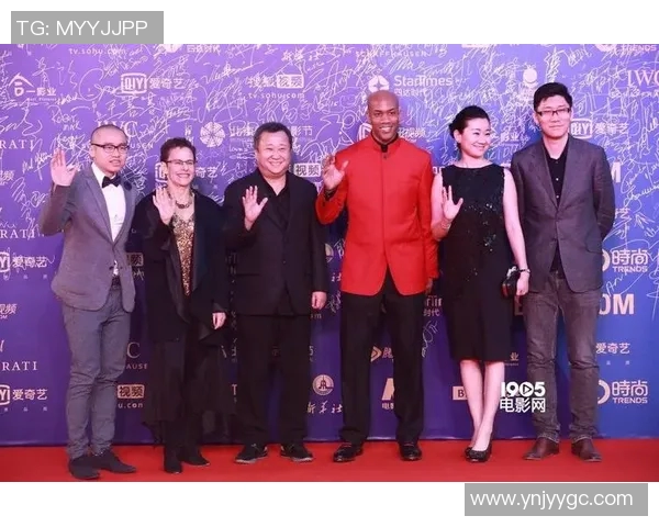 篮球明星中山装的时尚魅力与文化传承探讨 篮球明星中山装的时尚魅力与文化传承探讨